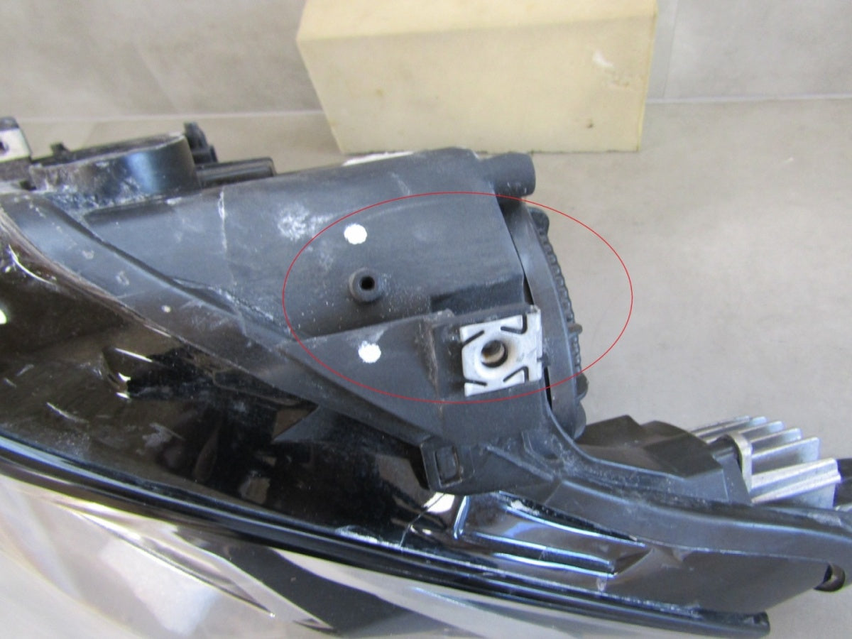 Prednji far OPEL CROSSLAND X ZWYKŁA17-20 RH desni 13467968