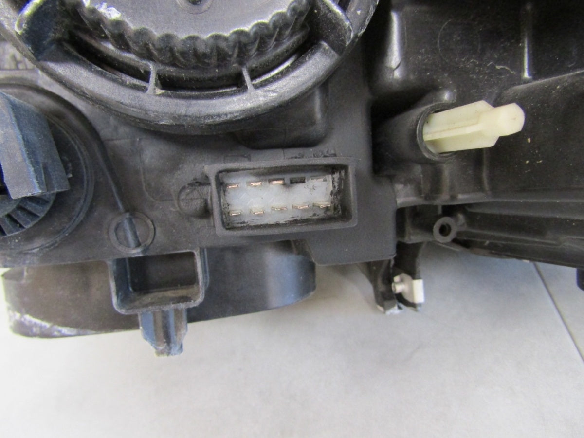 Prednji far OPEL CROSSLAND X ZWYKŁA17-20 RH desni 13467968