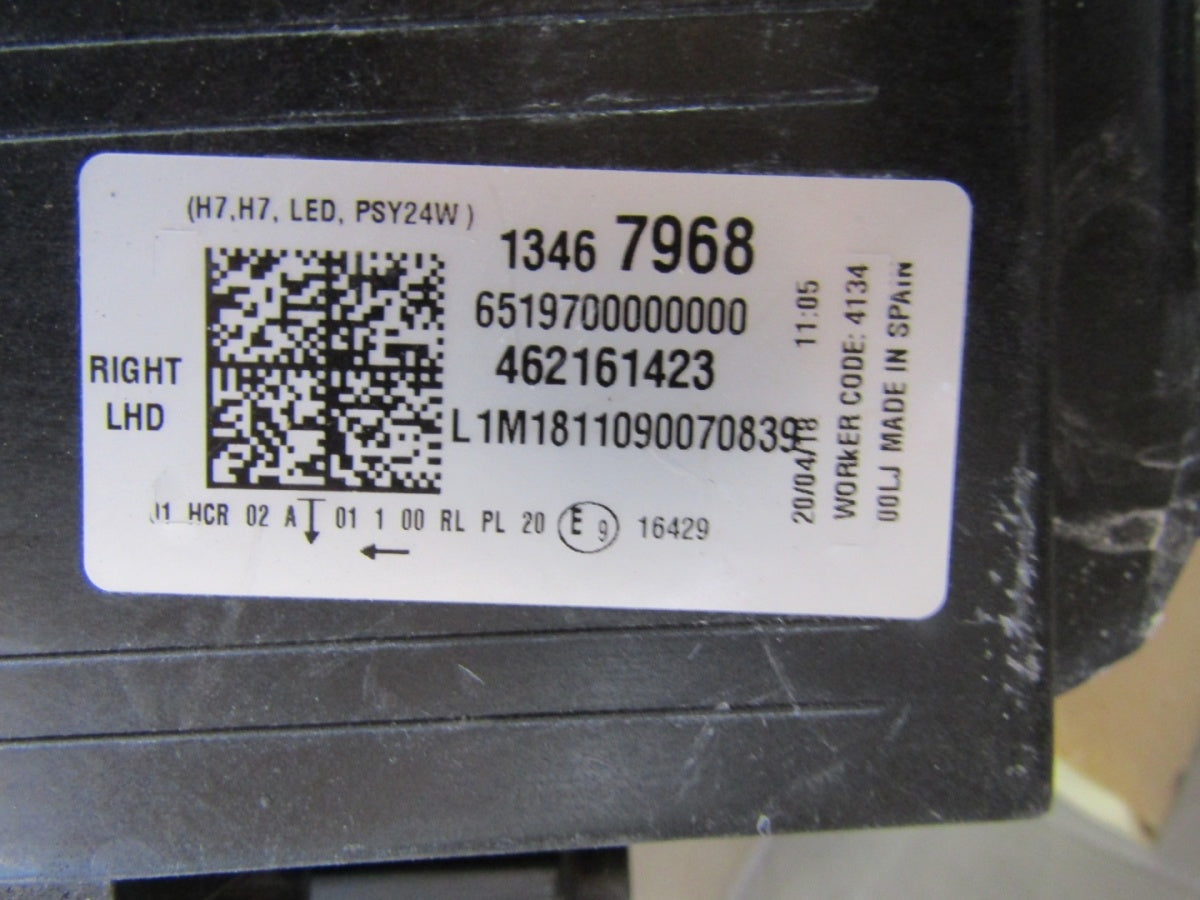 Prednji far OPEL CROSSLAND X ZWYKŁA17-20 RH desni 13467968