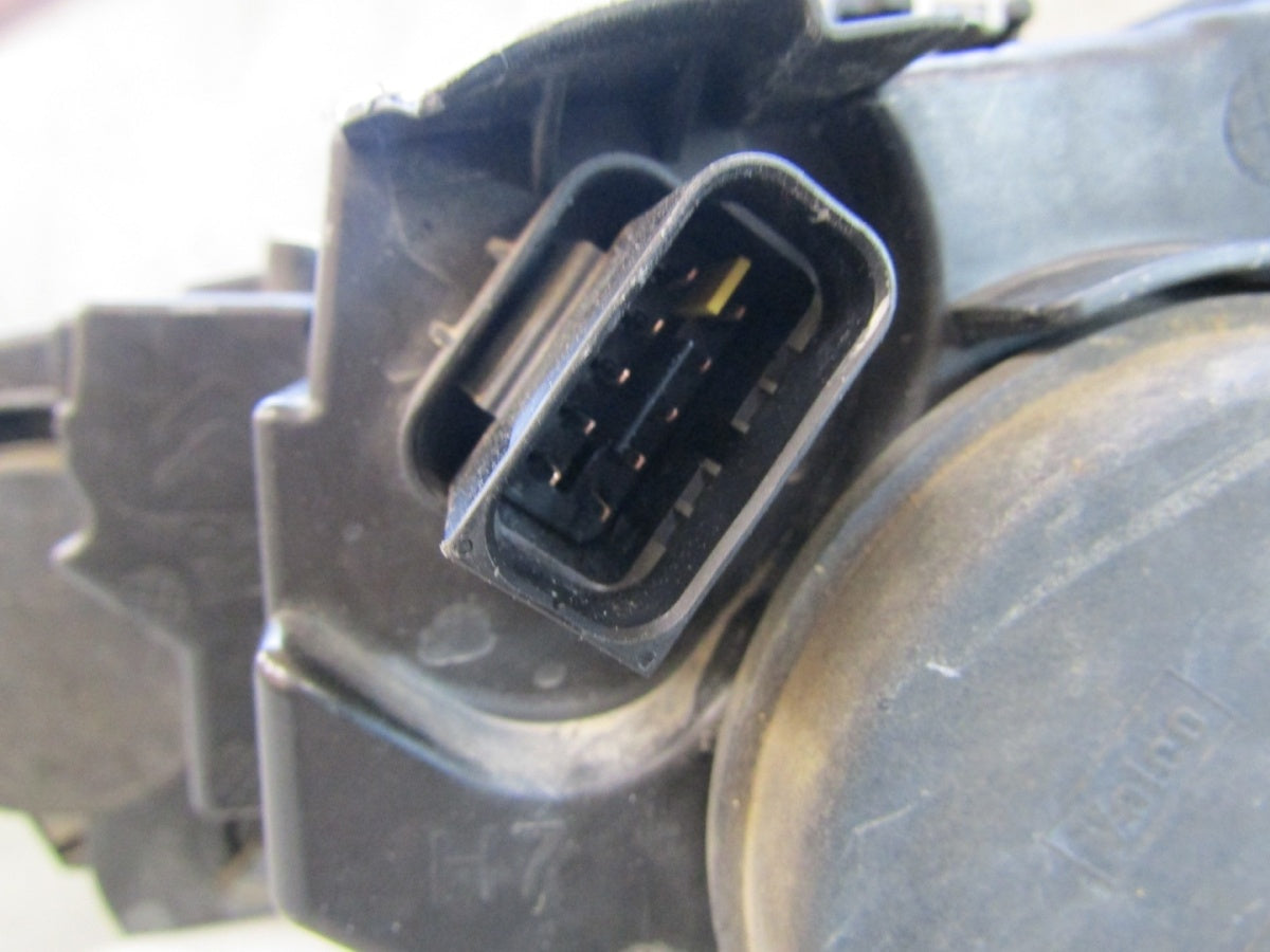 Prednji far Toyota Proace City 2 II halogen 19- RH desni 9835780580