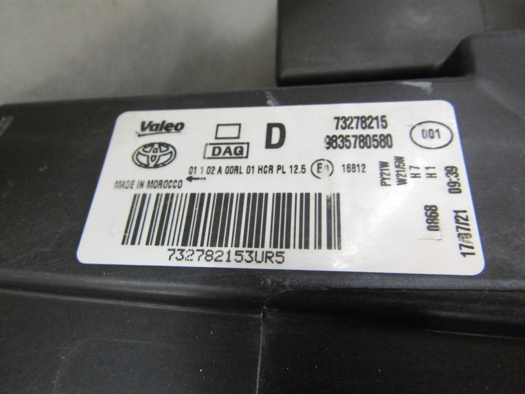Prednji far Toyota Proace City 2 II halogen 19- RH desni 9835780580