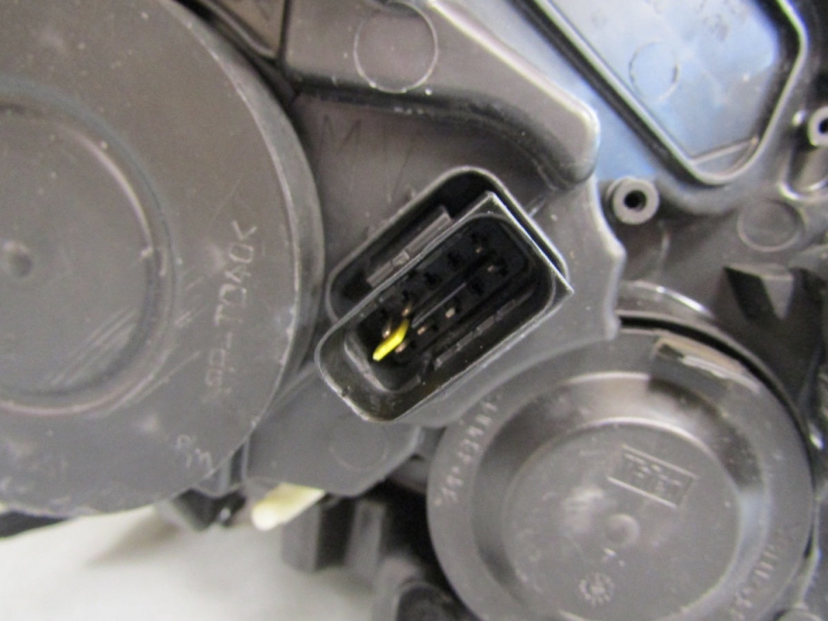 Prednji far PEUGEOT 208 I LIFT halogen sa sočivom + LED 15-19 LH lijevi