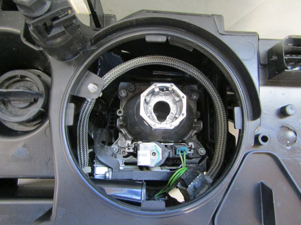 Prednji far BMW X3 F25 xenon zakretni 10-14 LH lijevi 7217297