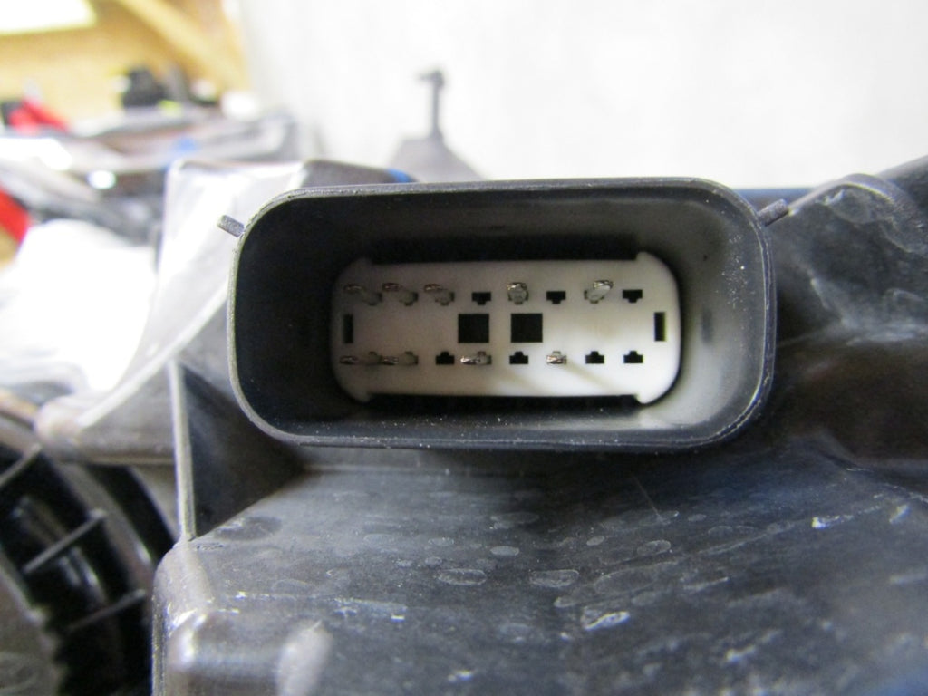 Prednji far FORD PUMA MK2 LED 19-24 RH desni L1TB-13E014-GJ