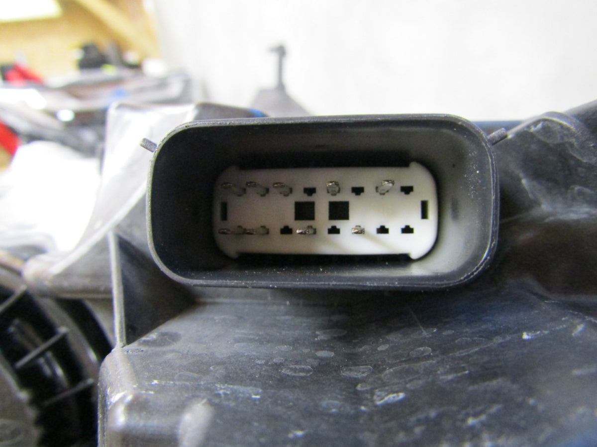 Prednji far FORD PUMA MK2 LED 19-24 RH desni L1TB-13E014-GJ