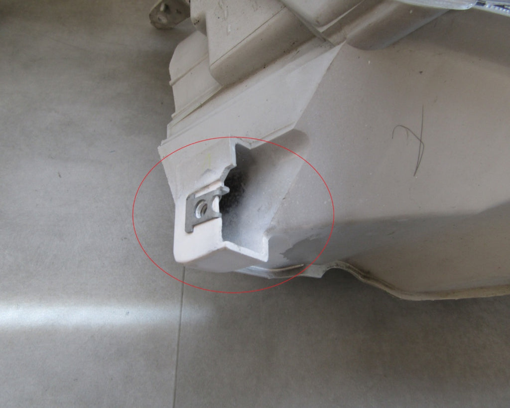 Prednji far Isuzu D MAX 2 II halogen sa sočivom 11-15 RH 100-17218R