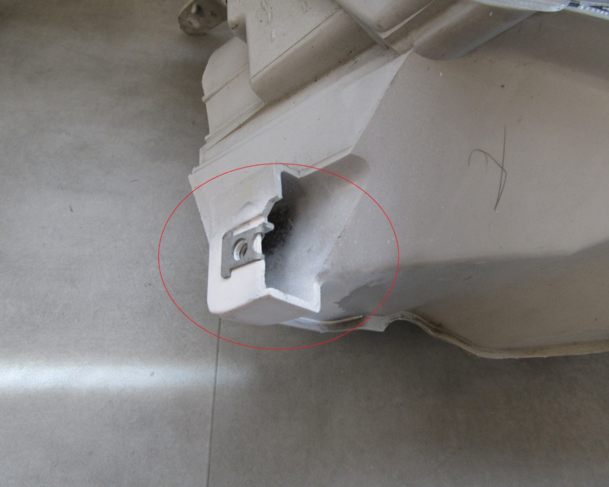 Prednji far Isuzu D MAX 2 II halogen sa sočivom 11-15 RH 100-17218R