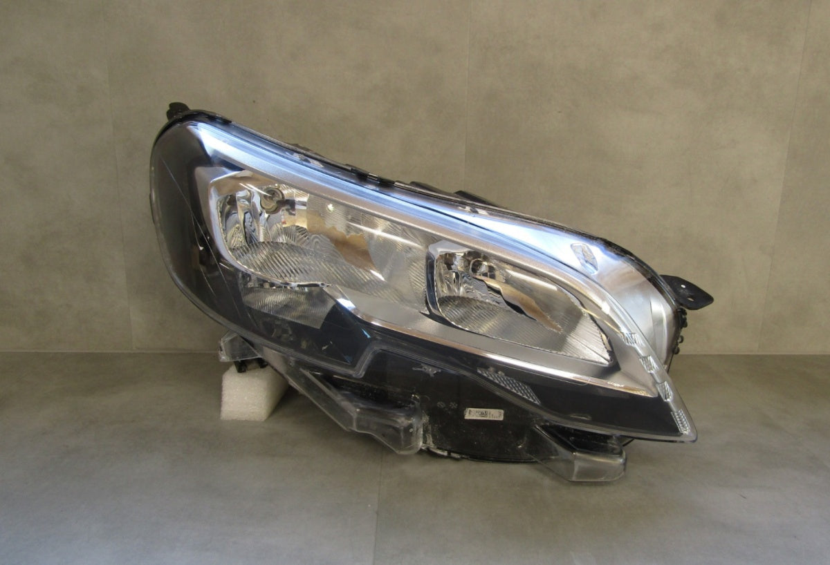Prednji far Peugeot Expert 3 III Traveller halogen 16-23 RH