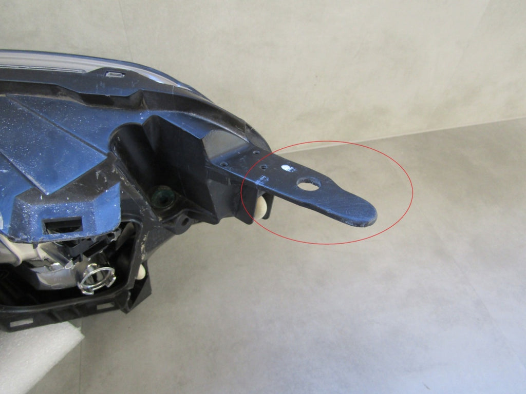 Prednji far Peugeot Expert 3 III Traveller halogen 16-23 RH