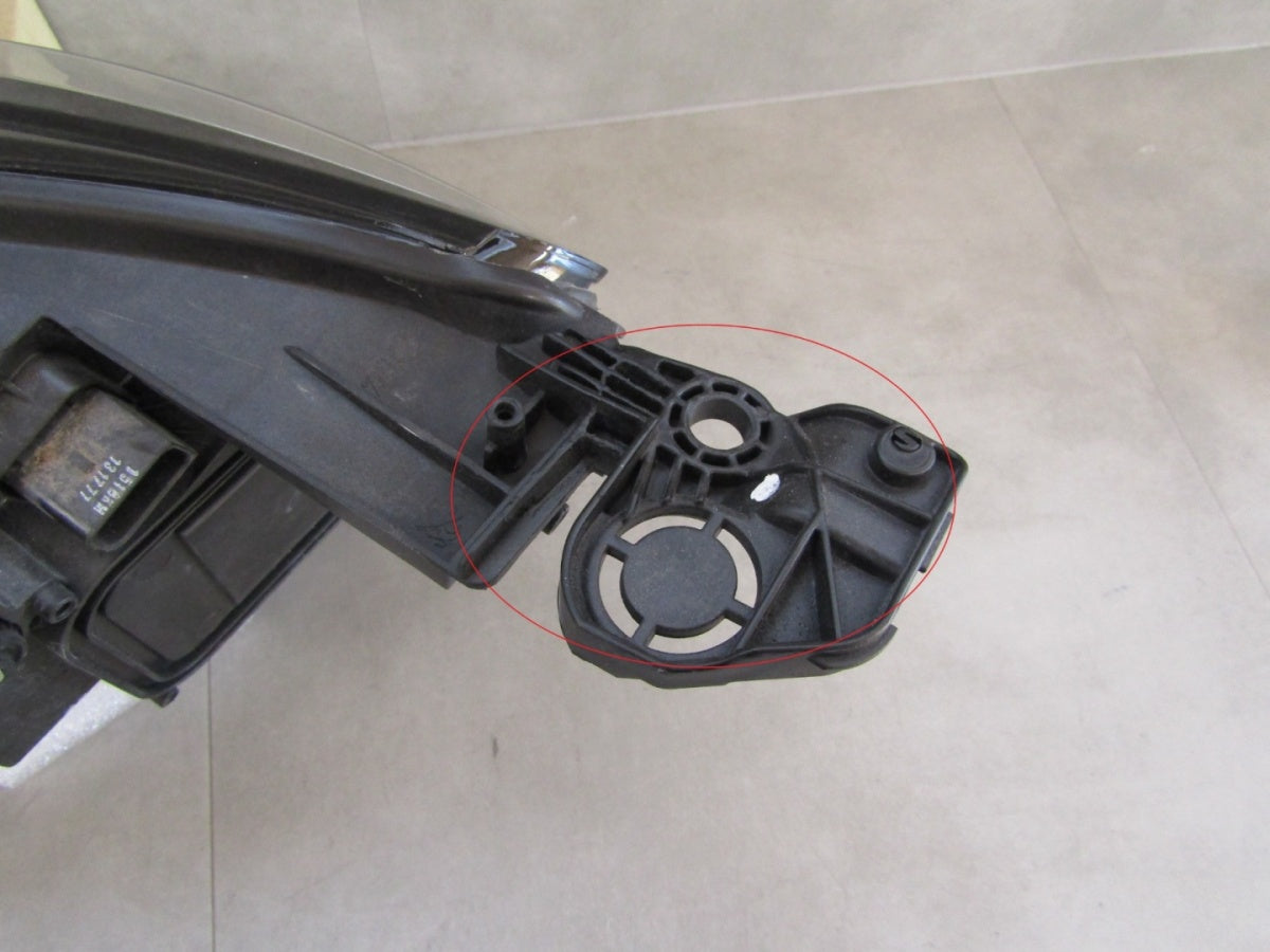 Prednji far Peugeot 308 T9 Lift FULL LED 17-21 RH desni 16180005