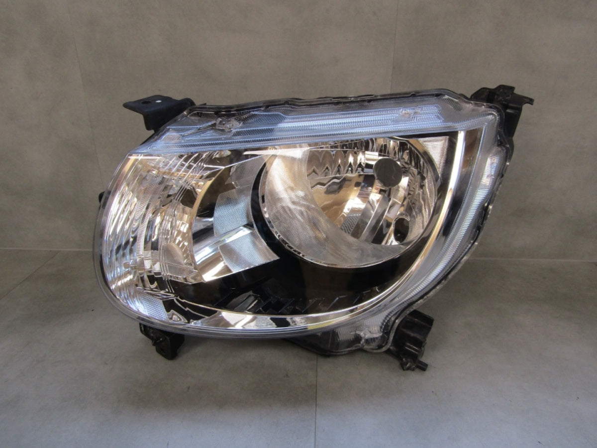 Prednji far Suzuki Ignis 3 III halogen 16- LH lijevi KOITO 100-59343