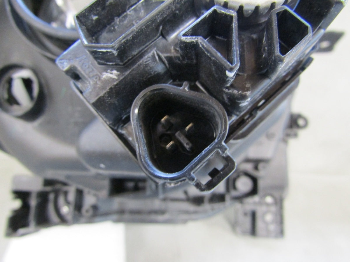 Prednji far Suzuki Ignis 3 III halogen 16- LH lijevi KOITO 100-59343