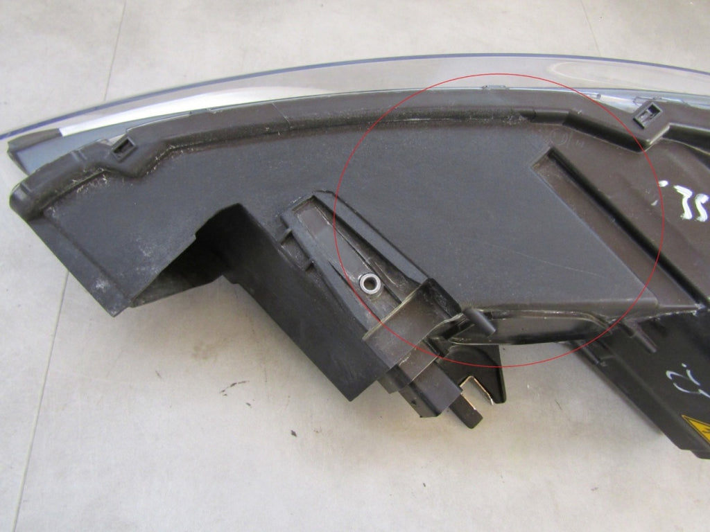 Prednji far AUDI A1 xenon 8X 10-14 desni RH