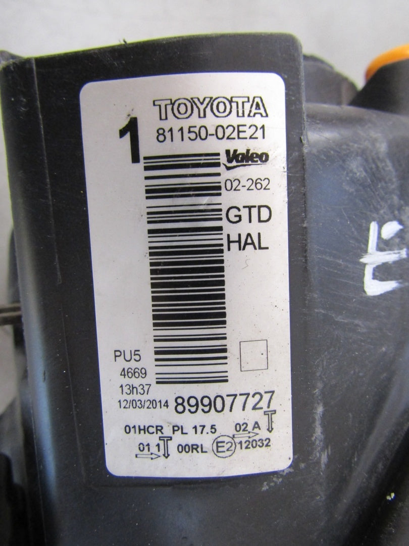 Prednji far TOYOTA AURIS 2 II halogen + LED 12-15 LH lijevi 81150-02E21