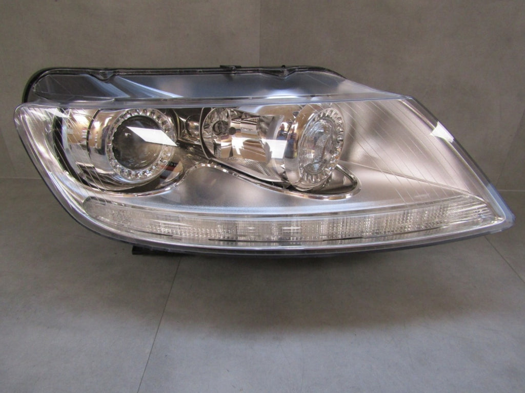 Prednji far VOLKSWAGEN PHAETON I xenon zakretni 02-06RH desni 3D1941032E