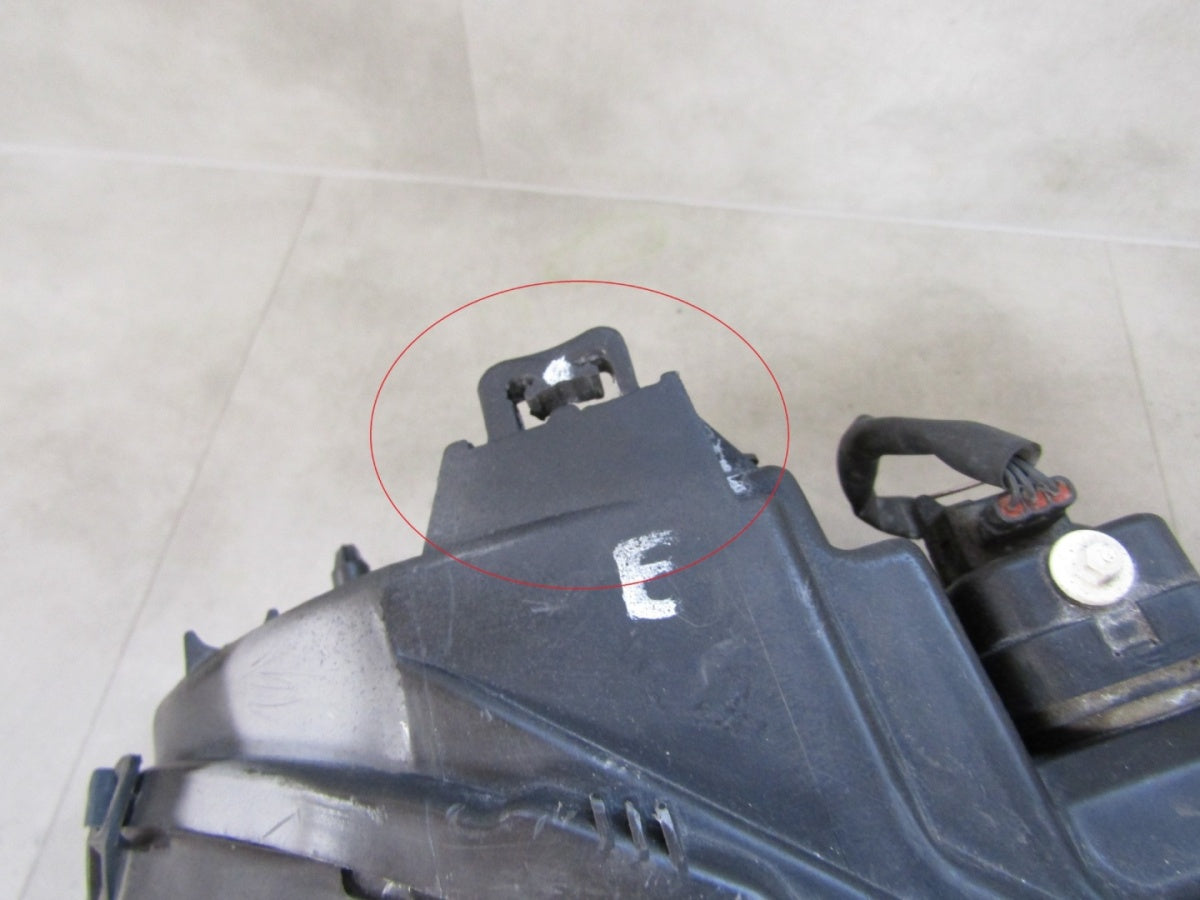 Prednji far Volvo XC90 1 I LIFT xenon zakretni 06-14 RH desni 31111846