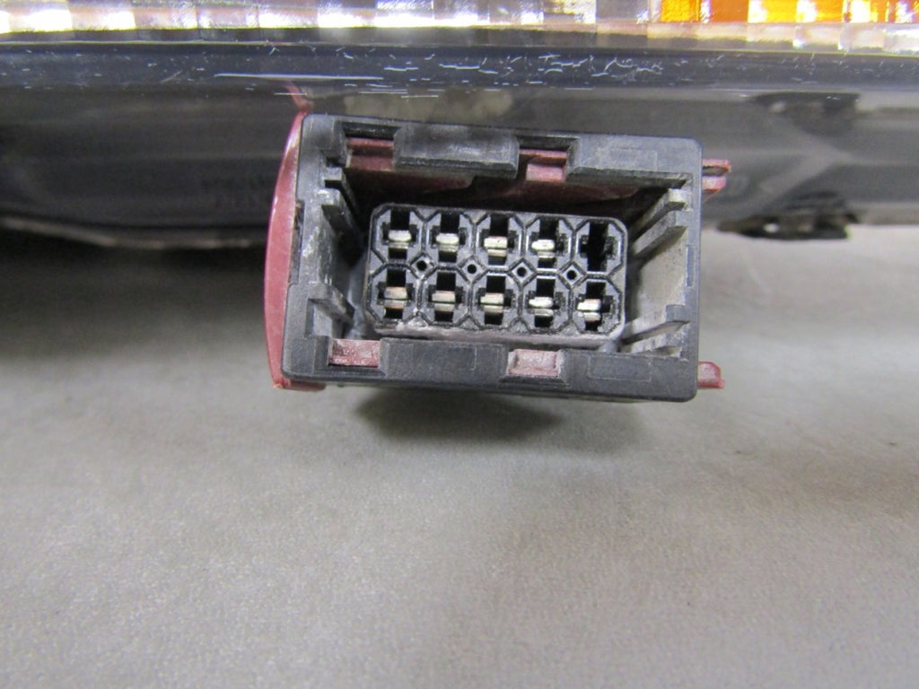 Prednji far Volvo XC90 1 I LIFT xenon zakretni 06-14 RH desni 31111846