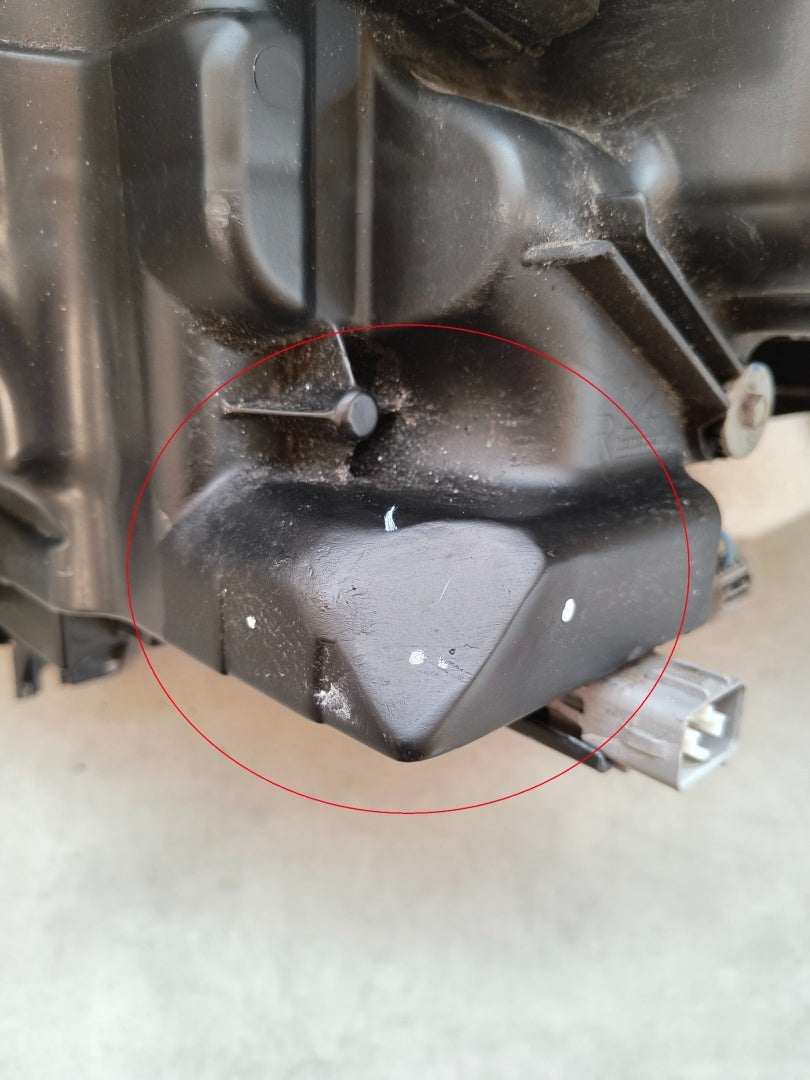 Prednji far Suzuki Vitara 2 II LED LIFT 24- RH desni KOITO 100 7R016