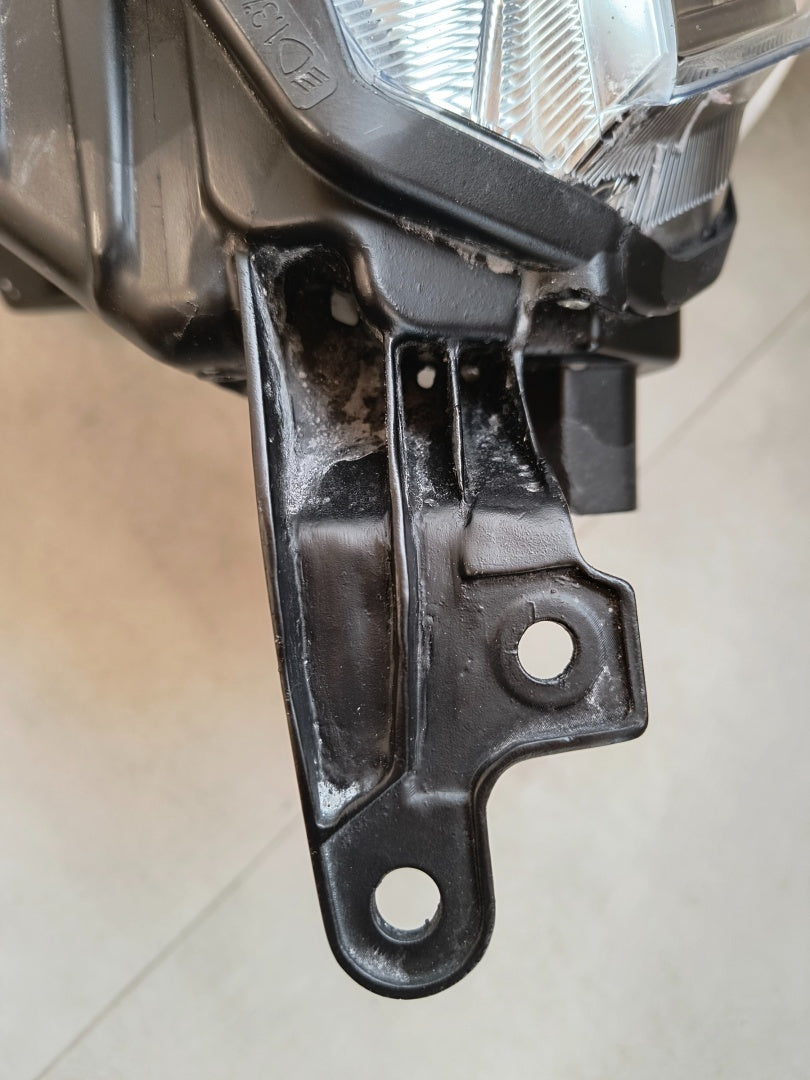 Prednji far Suzuki Vitara 2 II LED LIFT 24- RH desni KOITO 100 7R016