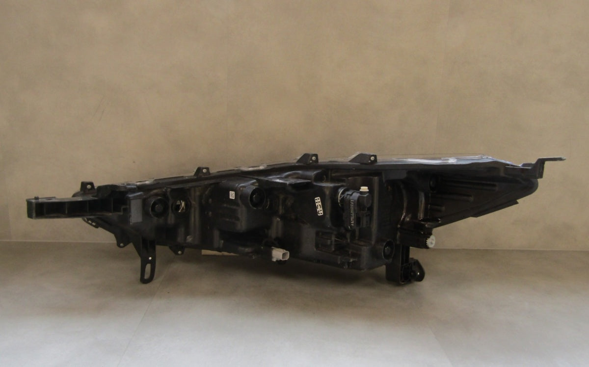 Prednji far TOYOTA COROLLA CROSS LED 20- RH