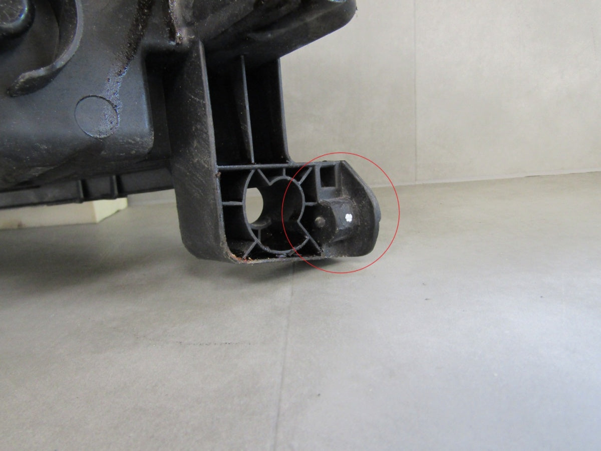 Prednji far TOYOTA COROLLA CROSS LED 20- RH