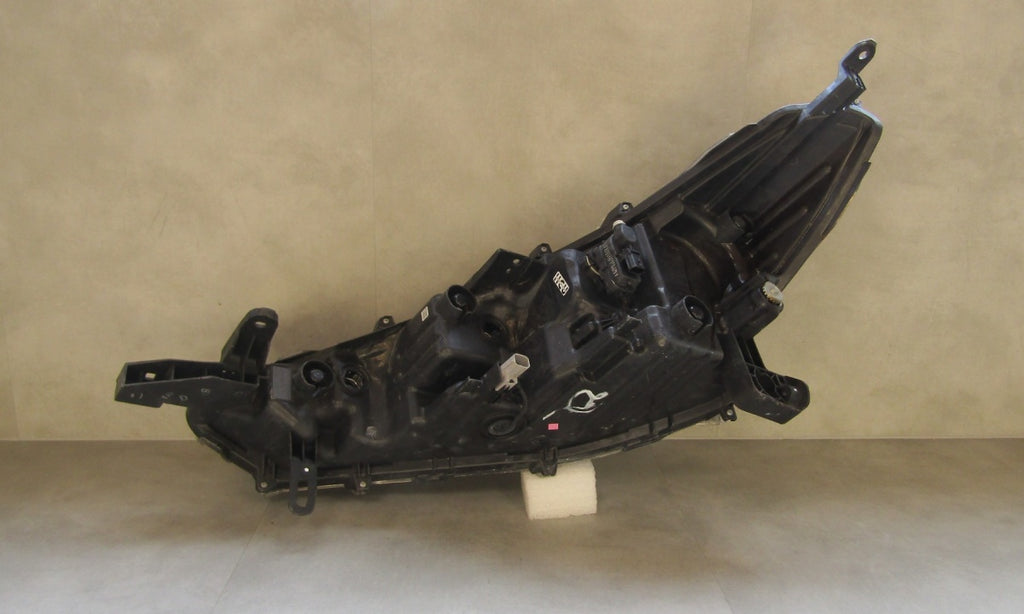 Prednji far TOYOTA COROLLA CROSS LED 20- RH