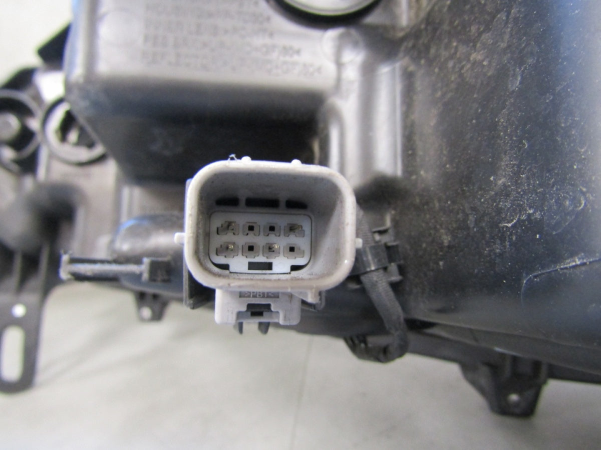 Prednji far TOYOTA COROLLA CROSS LED 20- RH