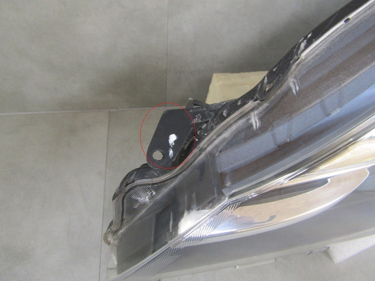 Prednji far Toyota Yaris 3 III Lift halogen sa sočivom Z LED 14-17 LH lijevi