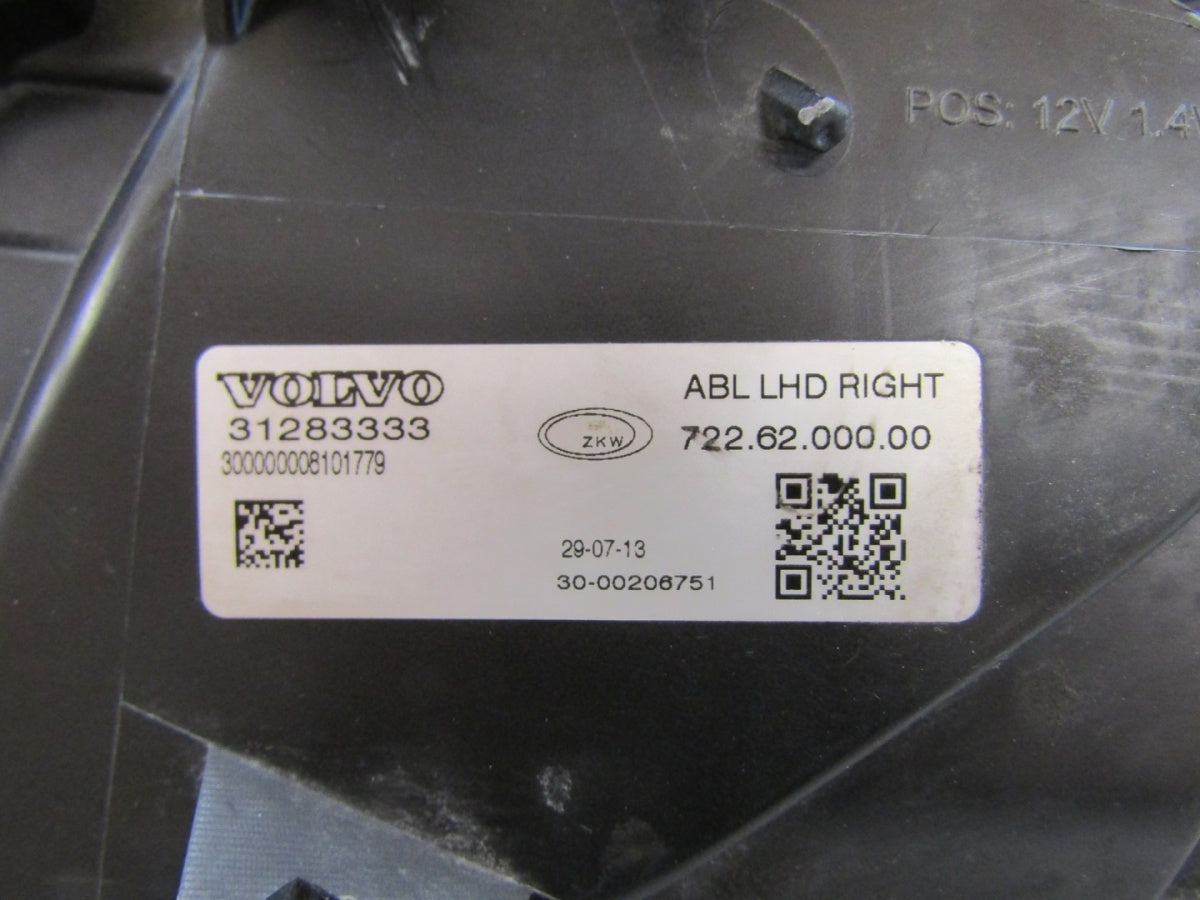 Prednji far VOLVO V 40 II xenon 12-16 RH desni 31283333