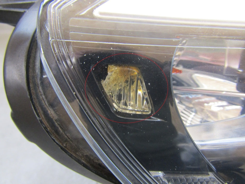 Prednji far VOLVO V 40 II xenon 12-16 RH desni 31283333