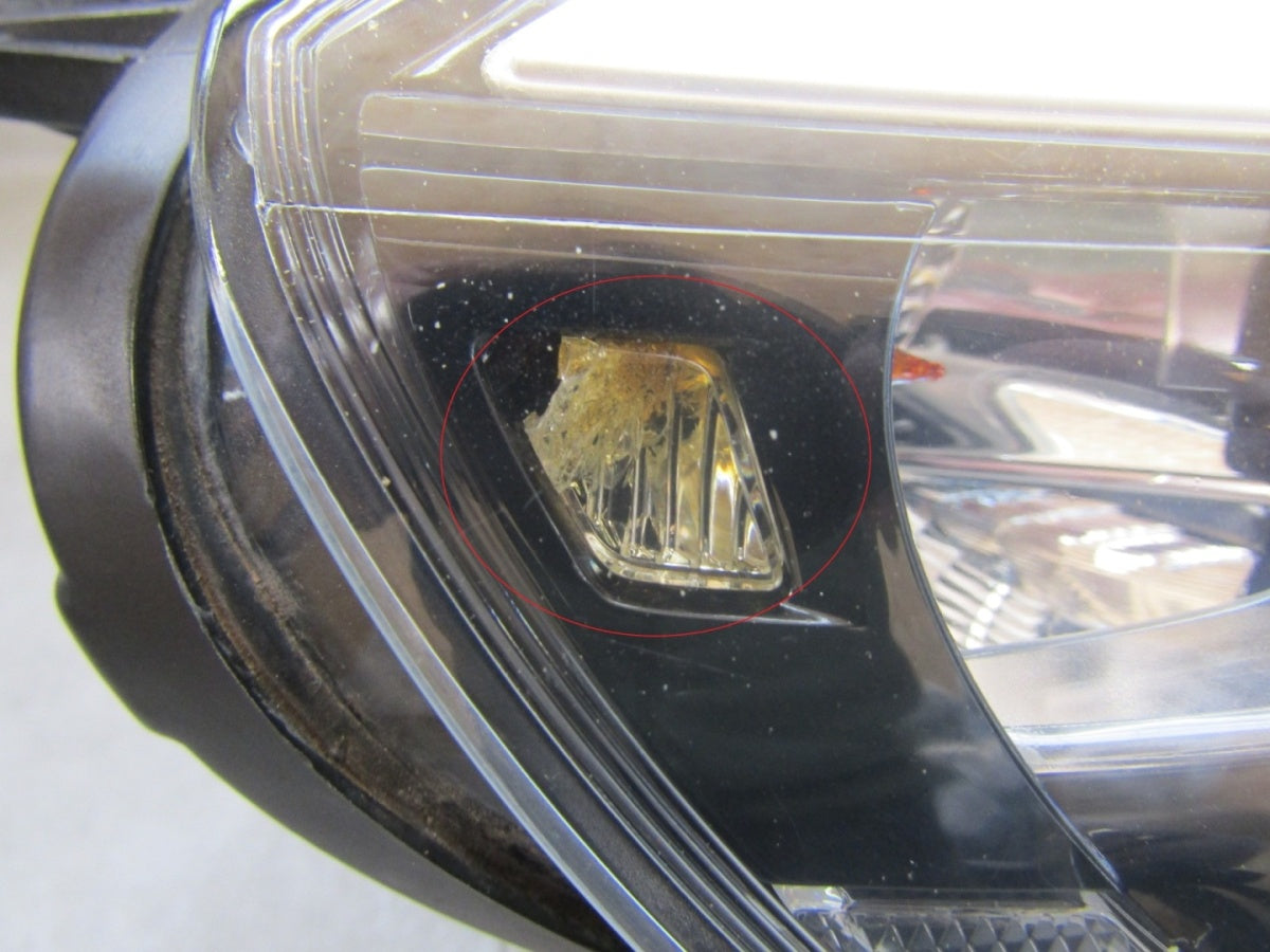 Prednji far VOLVO V 40 II xenon 12-16 RH desni 31283333