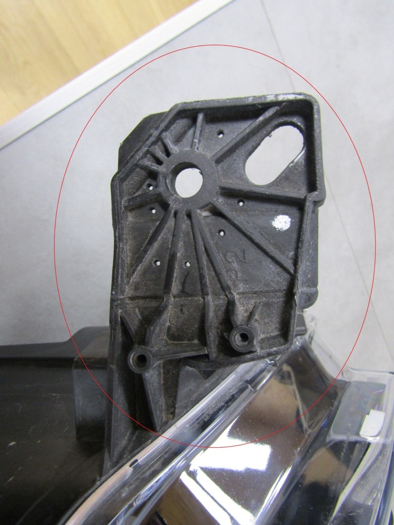 Prednji far TOYOTA PROACE CITY halogen RH PRAWA19- 9835780580