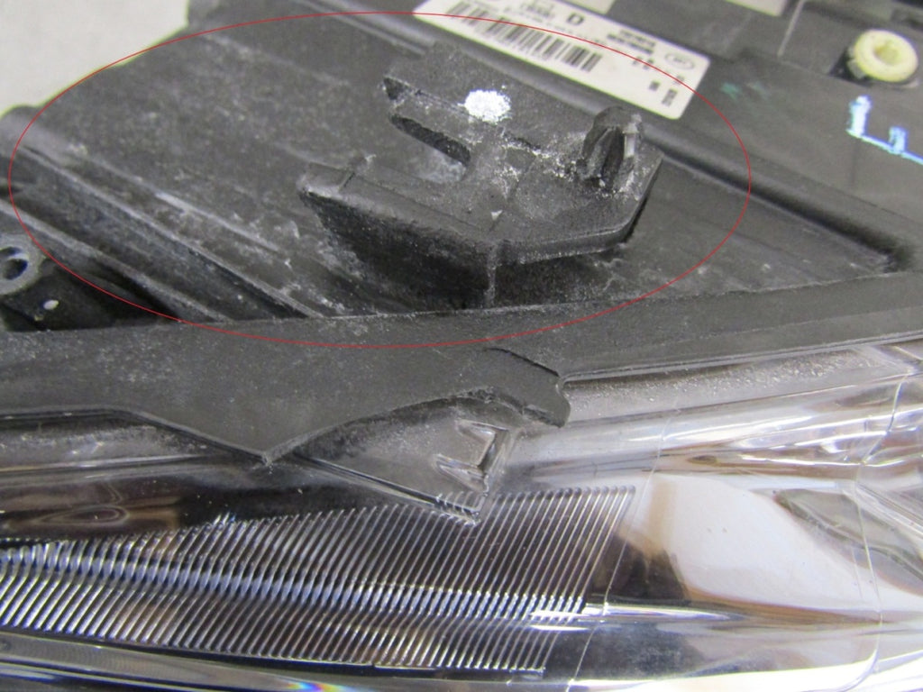 Prednji far TOYOTA PROACE CITY halogen RH PRAWA19- 9835780580