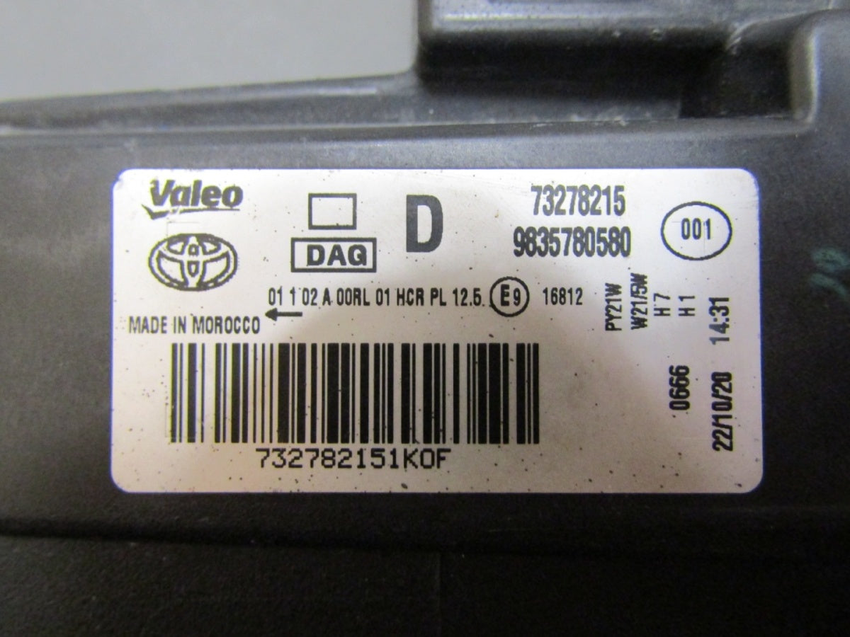 Prednji far TOYOTA PROACE CITY halogen RH PRAWA19- 9835780580
