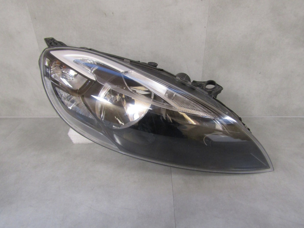 Prednji far Volvo V40 halogen 12-16 RH 31420004