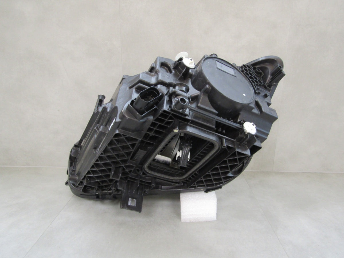 Prednji far Mercedes B klasa W247 Lift LED PERFORMANCE 22- RH
