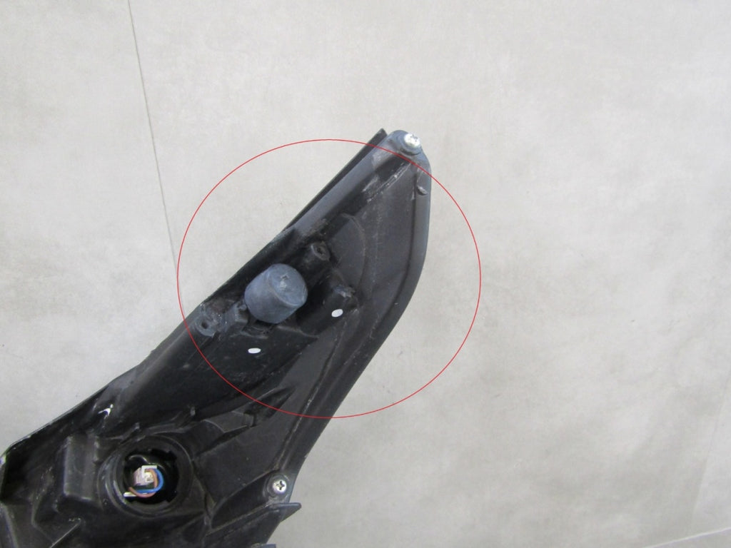 Prednji far TOYOTA AVENSIS T27 LIFT 11-15 xenon zakretni RH desni 10000-17687