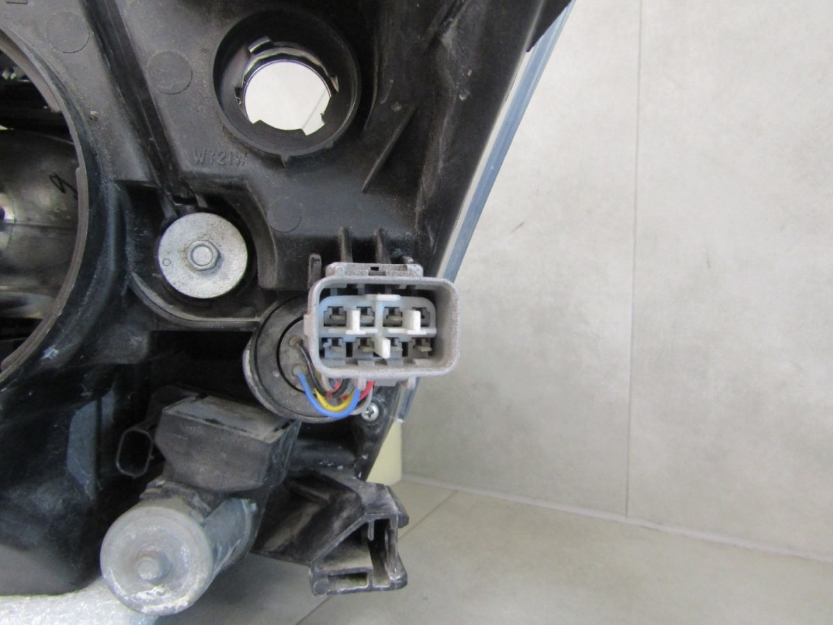 Prednji far TOYOTA AVENSIS T27 LIFT 11-15 xenon zakretni RH desni 10000-17687