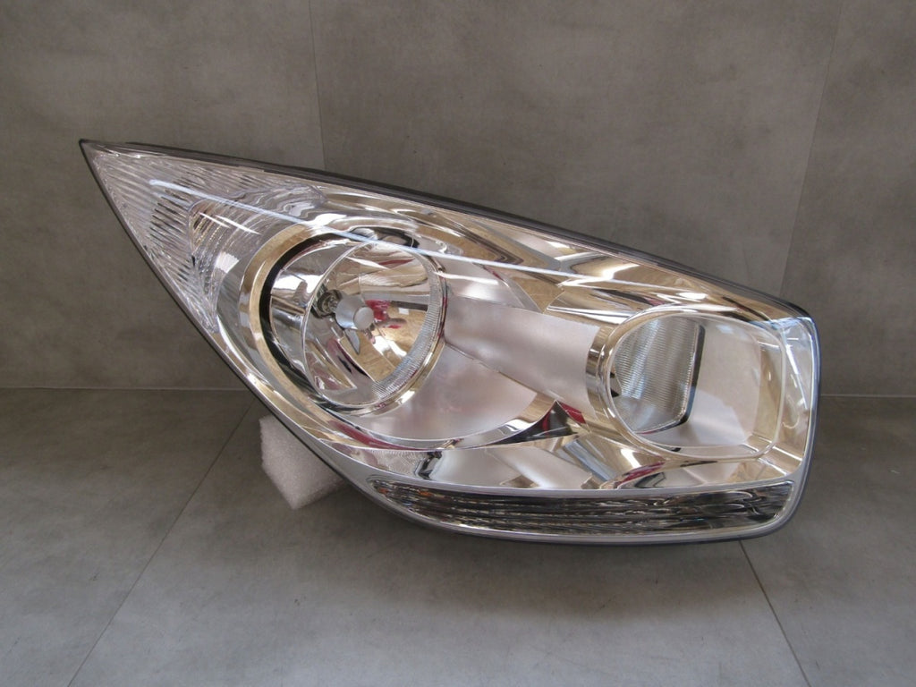 Prednji far Kia Venga halogen 09-19 RH desni 92102 1P000