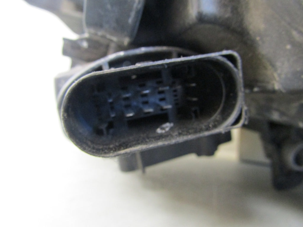 Prednji far Volkswagen Passat CC LIFT xenon zakretni 12-16 RH 3C8941752F