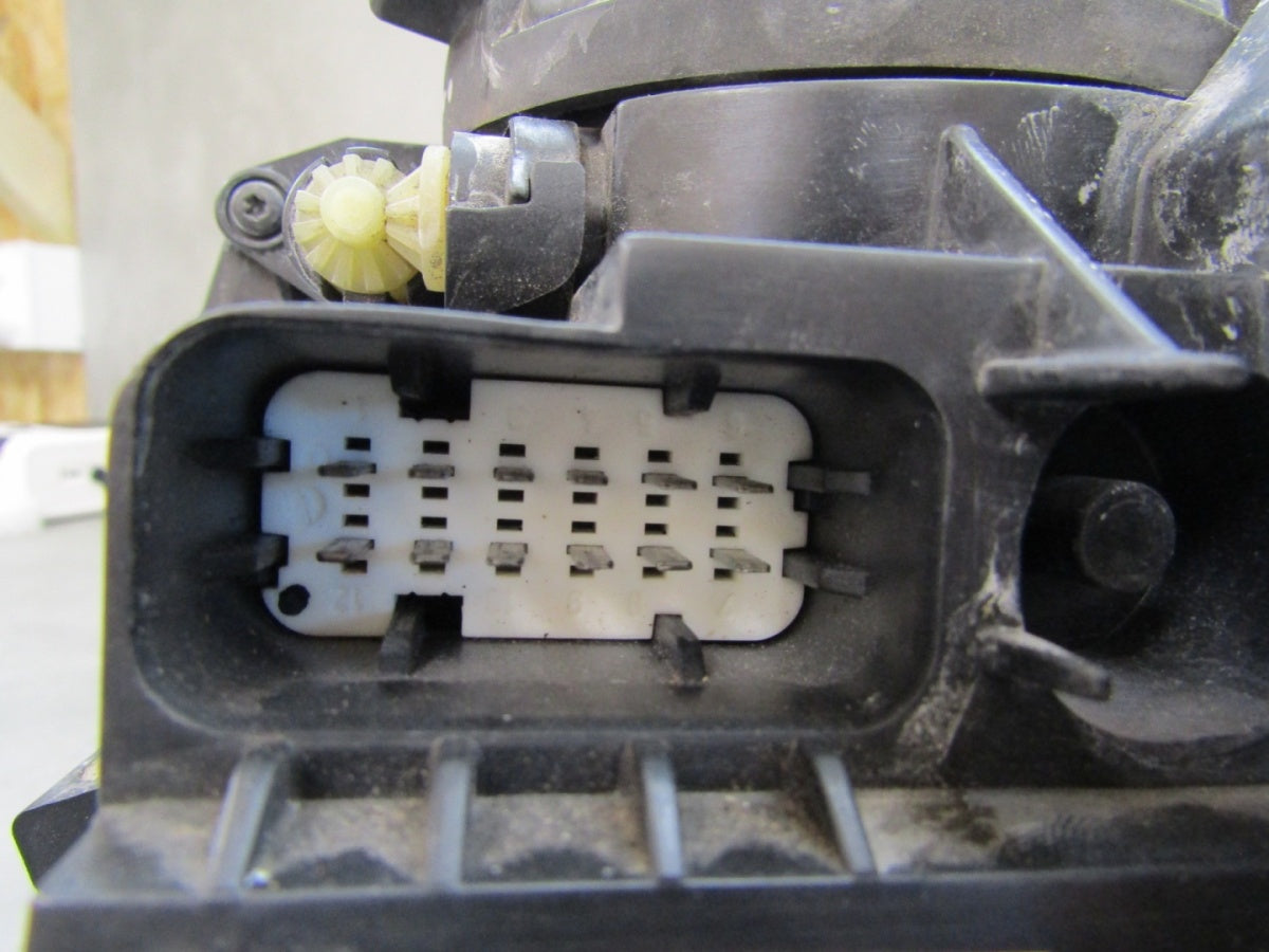 Prednji far VW TOUAREG I KSEONON nezakretni 02-06 RH