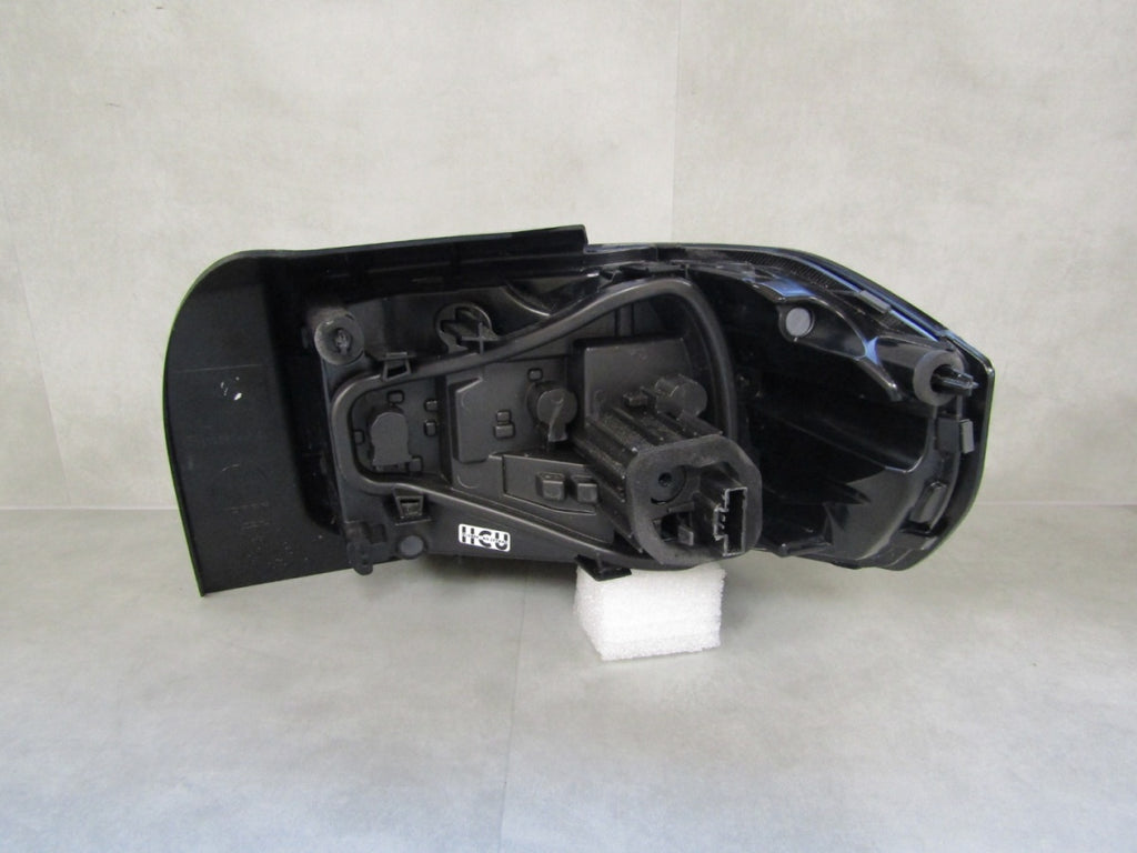 komplet lamp tylnych lijevi desni Citroen C3 IV halogen 24- 9848892180 9845602580