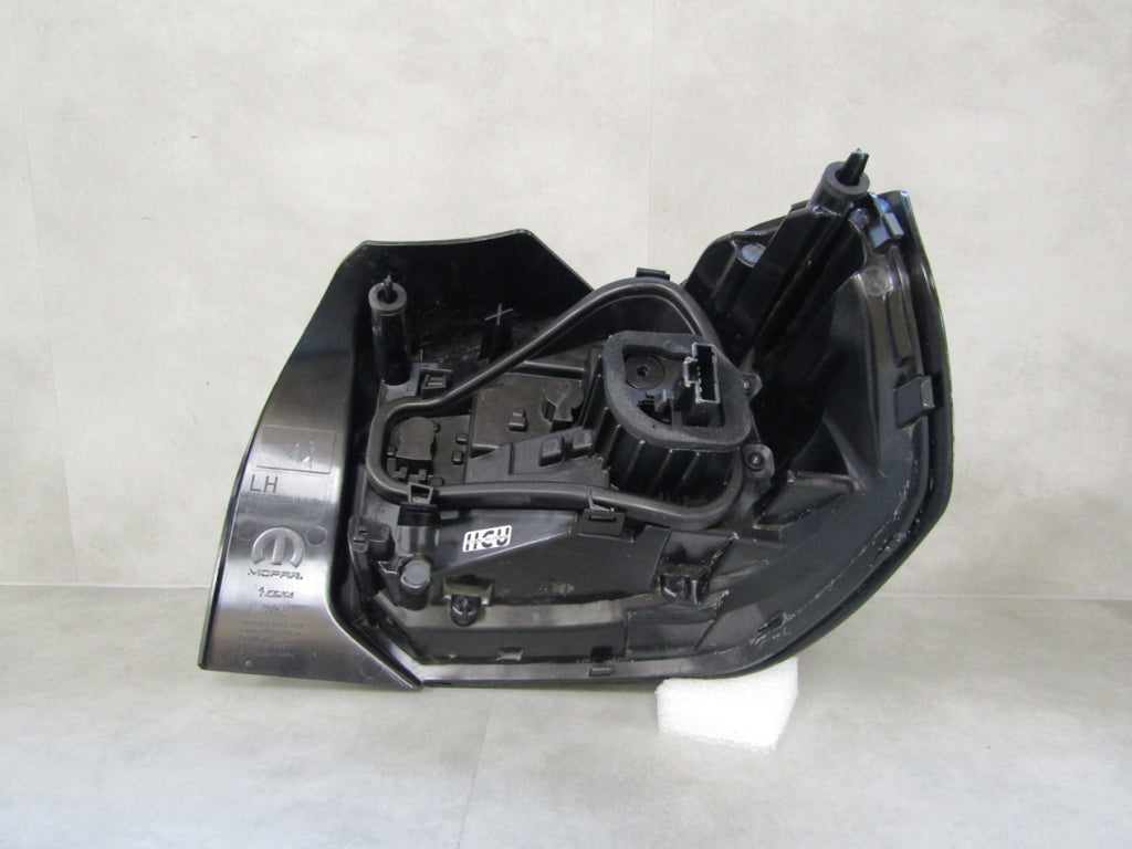 komplet lamp tylnych lijevi desni Citroen C3 IV halogen 24- 9848892180 9845602580