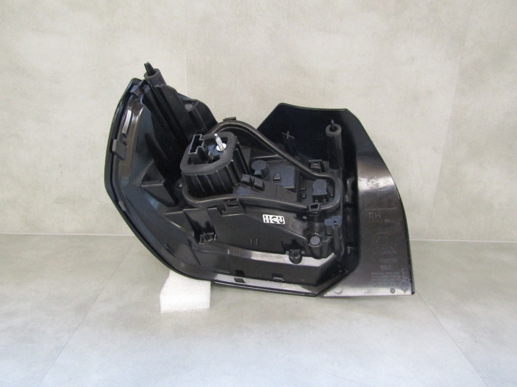 komplet lamp tylnych lijevi desni Citroen C3 IV halogen 24- 9848892180 9845602580