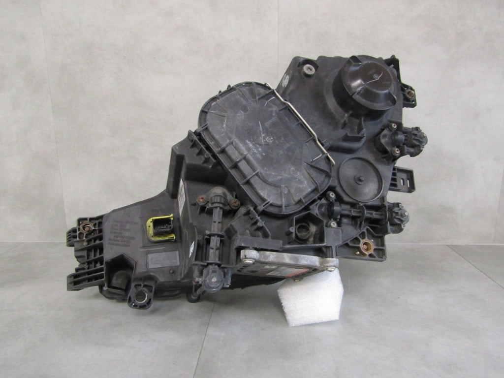 Prednji far Mercedes Actros MP4 xenon 11- RH A9608200739