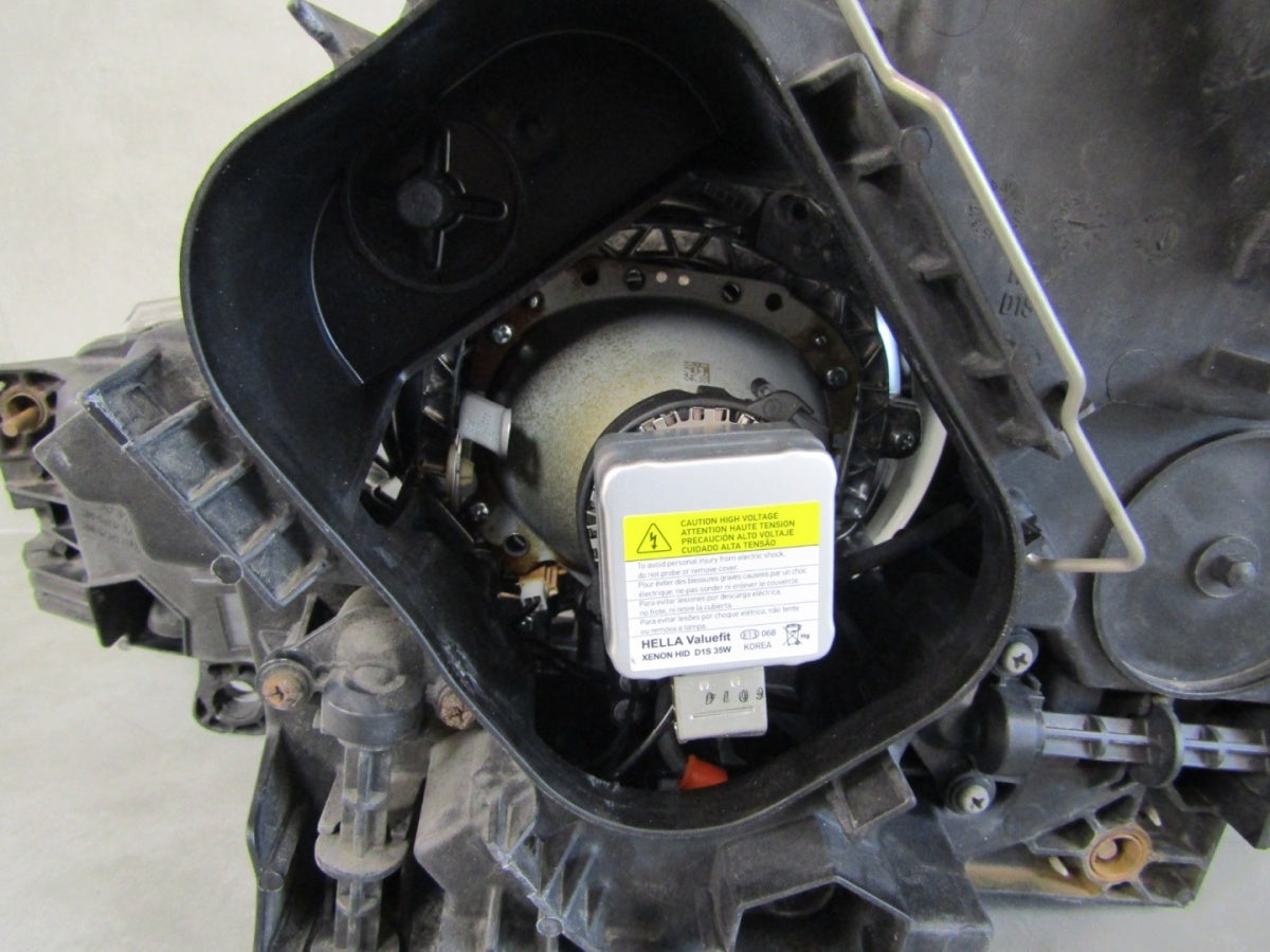 Prednji far Mercedes Actros MP4 xenon 11- RH A9608200739