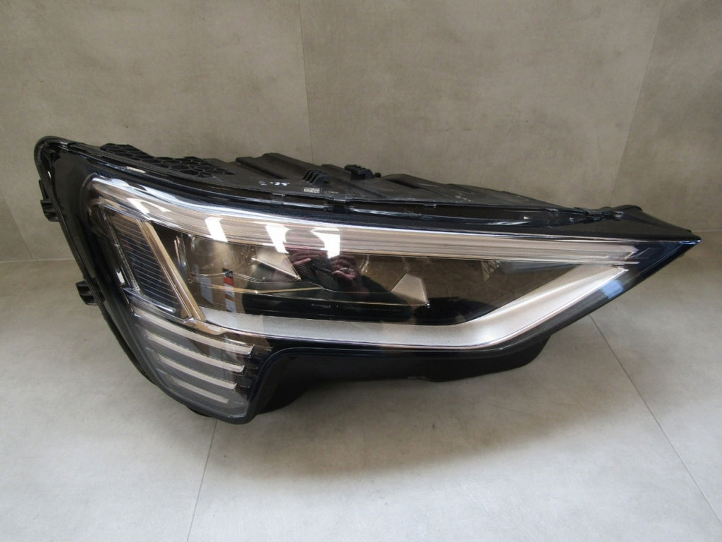 Prednji far AUDI Q8 E-TRON 4KE MATRIX RH desni 22- 4KE941036D
