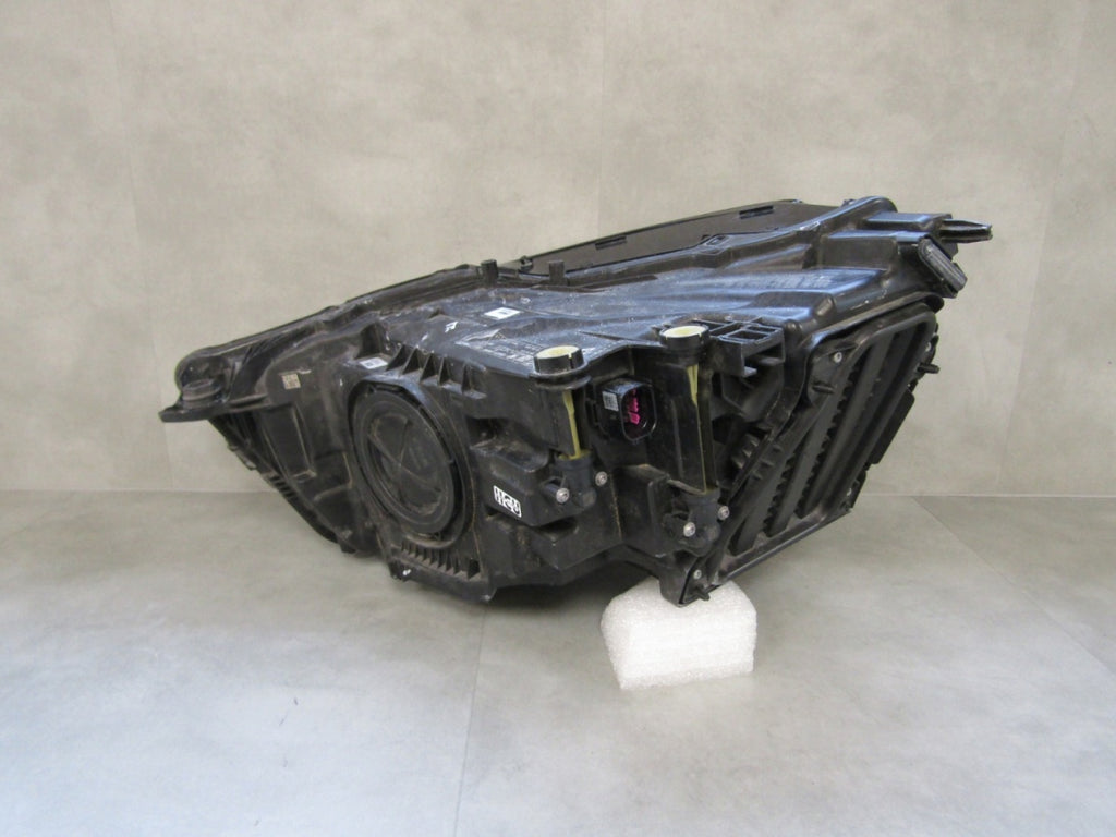 Prednji far Audi Q3 83A FULL LED 18- RH 83A941034