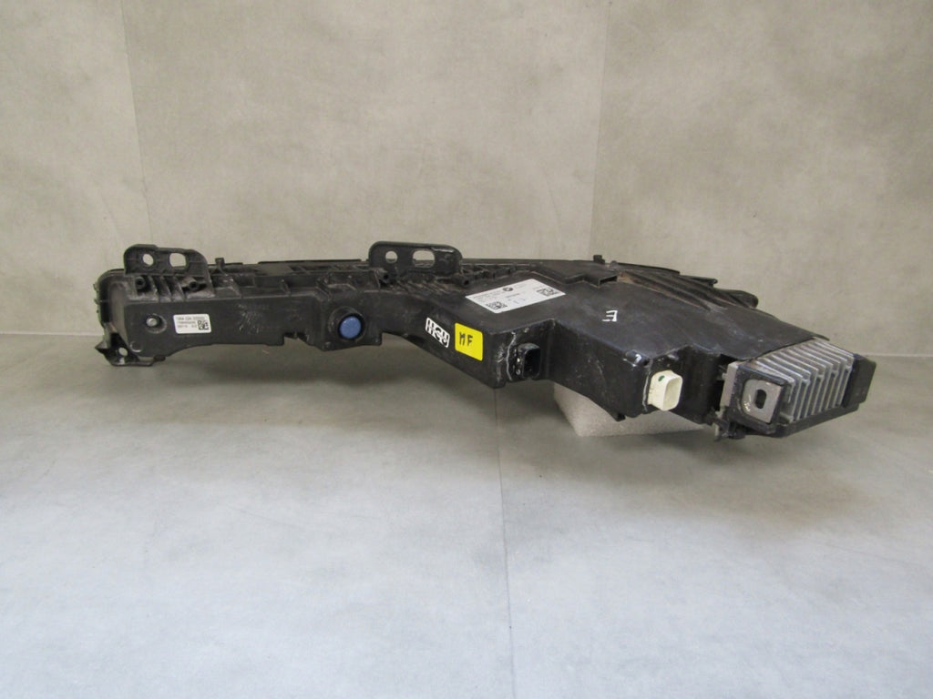 Prednji far BMW 7 G70 LED DRL SVAROWSKI RH 22- 9879936