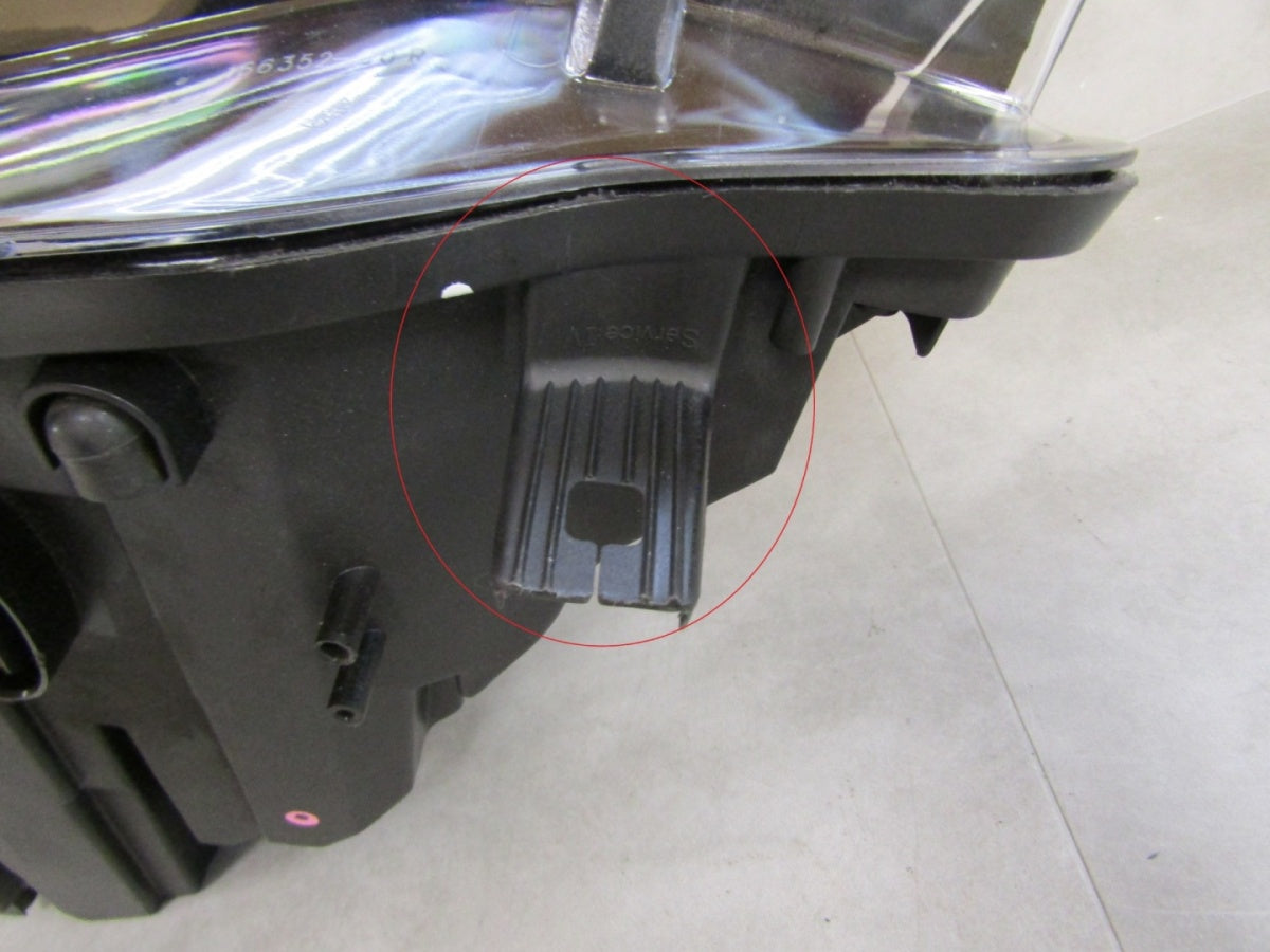 Prednji far BMW X6 E71 xenon XENON zakretni 07-14 RH desni 7287014